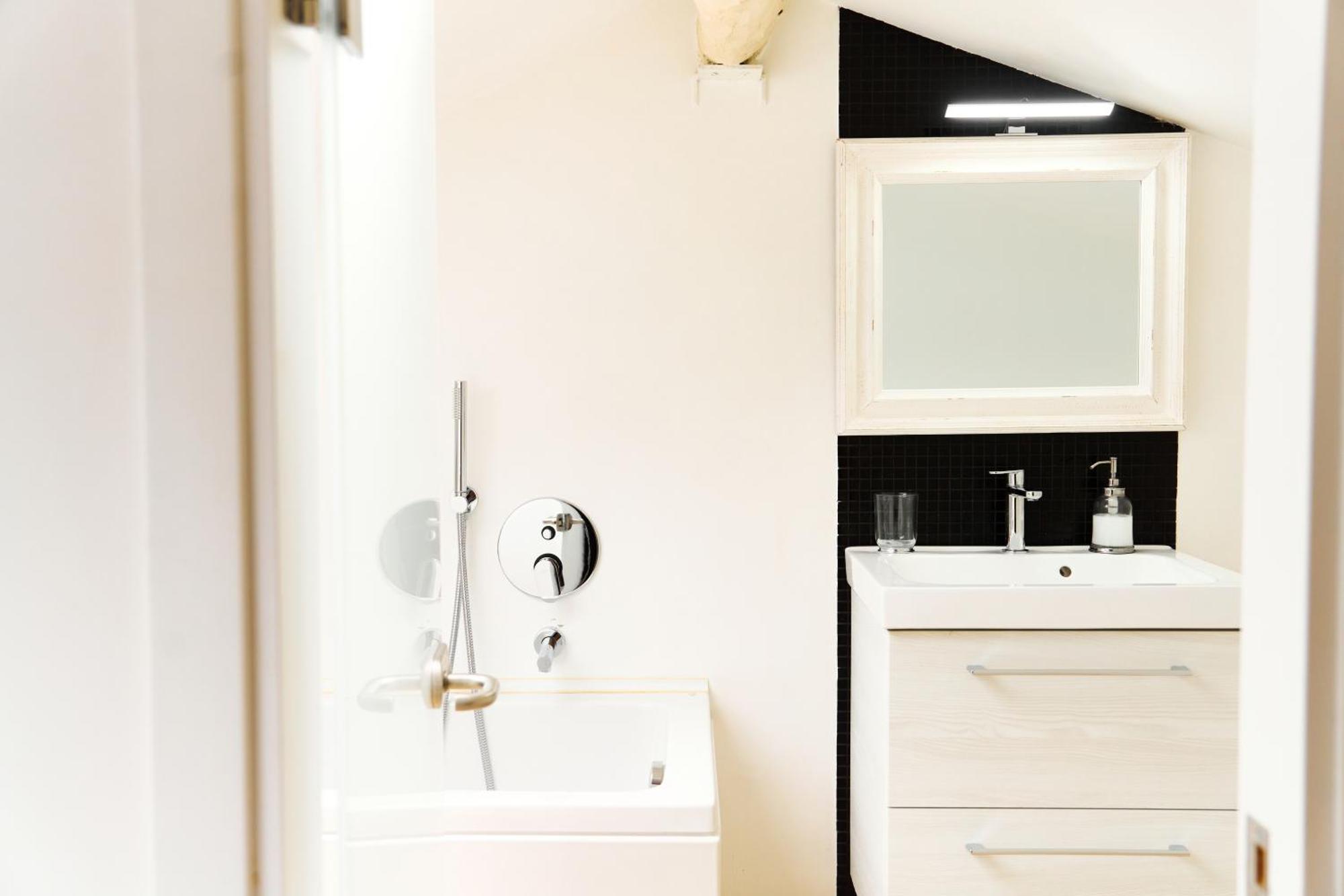 Riverside Loft Navigli - Spacious Two-bedroom Mailand