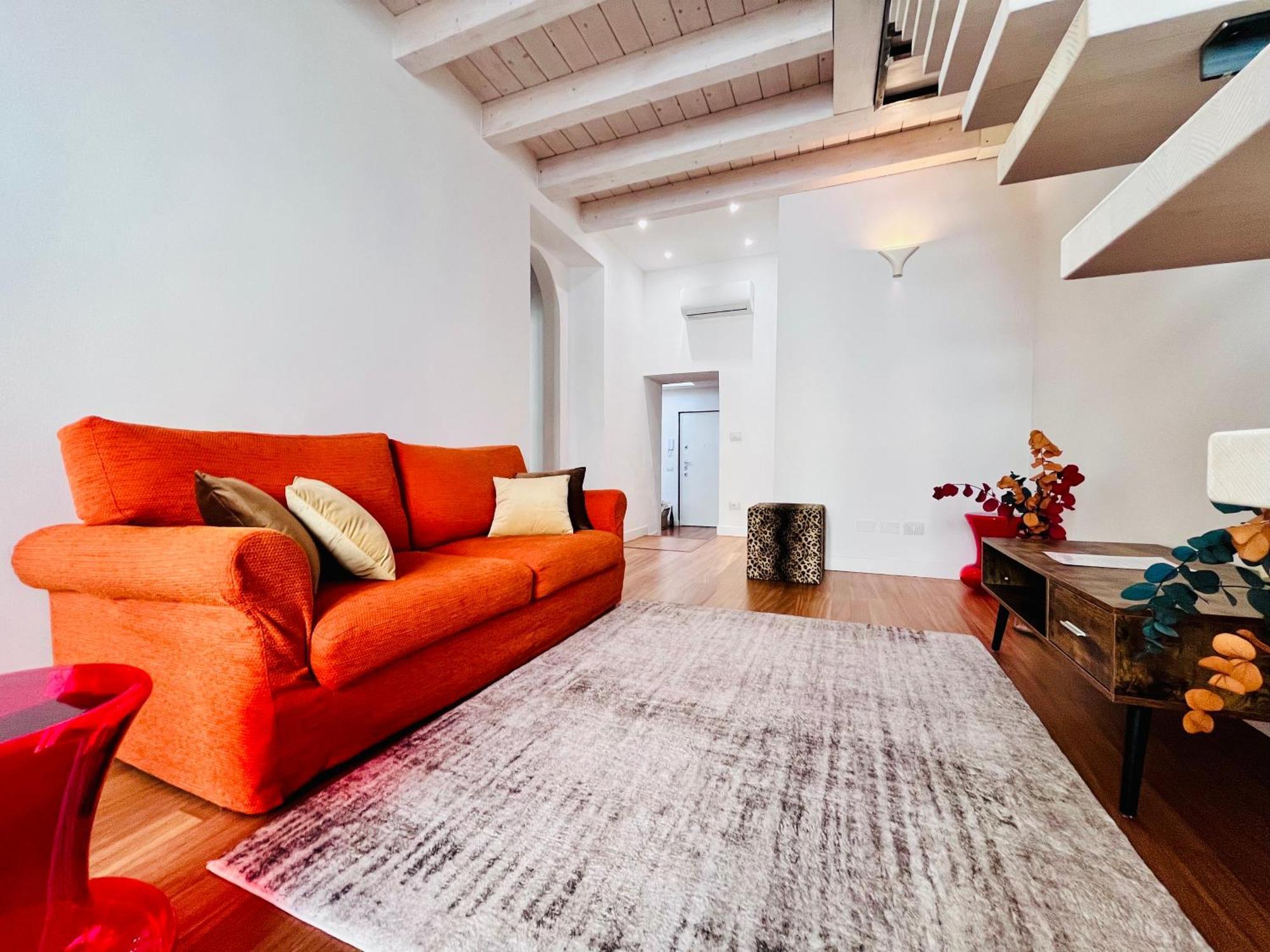 Riverside Loft Navigli - Spacious Two-bedroom Appartamento Milano