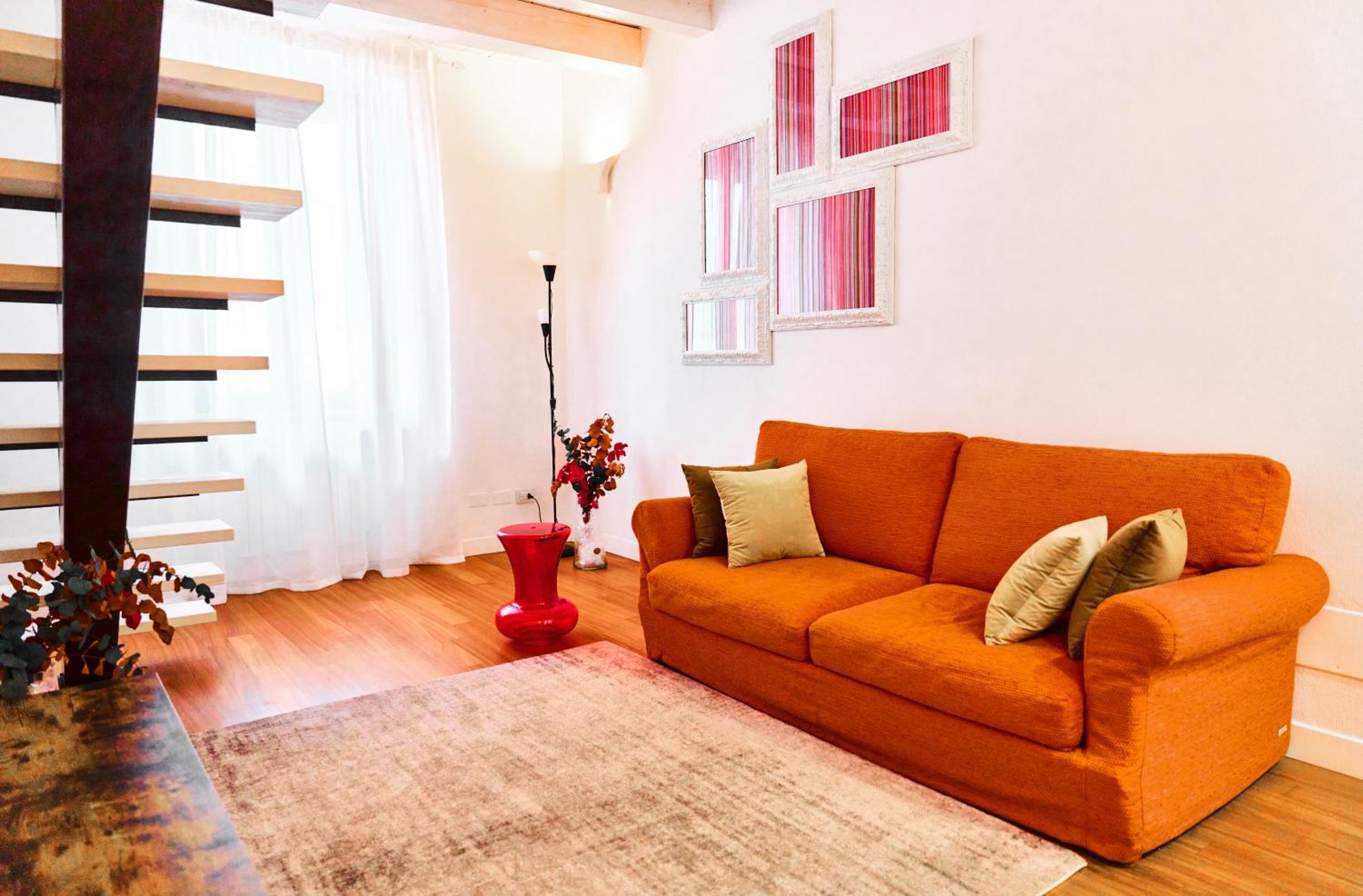 Riverside Loft Navigli - Spacious Two-bedroom Appartamento
